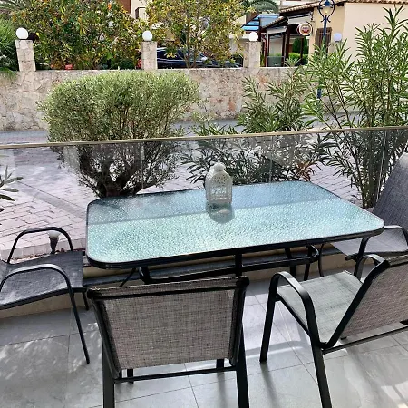 דירה Sunny Sofia חניוטי